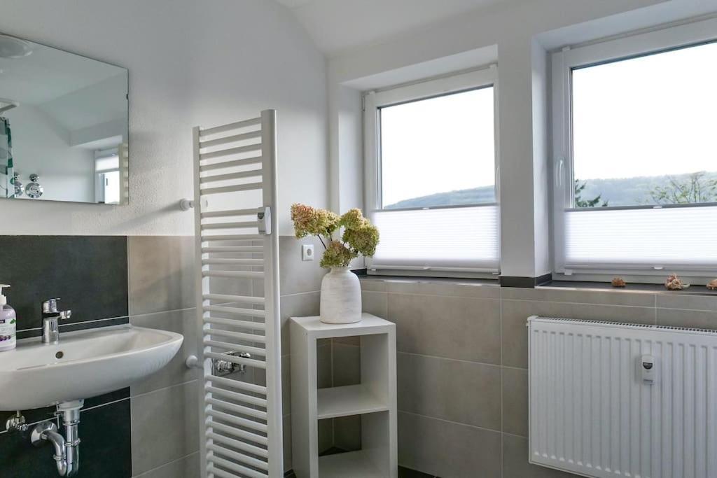 Wunderschoene Ferienwohnung Mit Balkon In Aue เอาเออ ภายนอก รูปภาพ